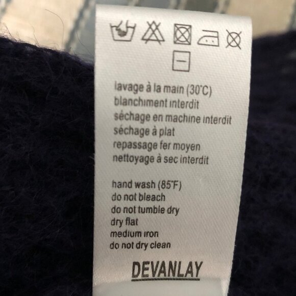 Lacoste Casual Open Weave Knit Wrap/Scarf in Deep Eggplant Purple Sz OS - Picture 9 of 10